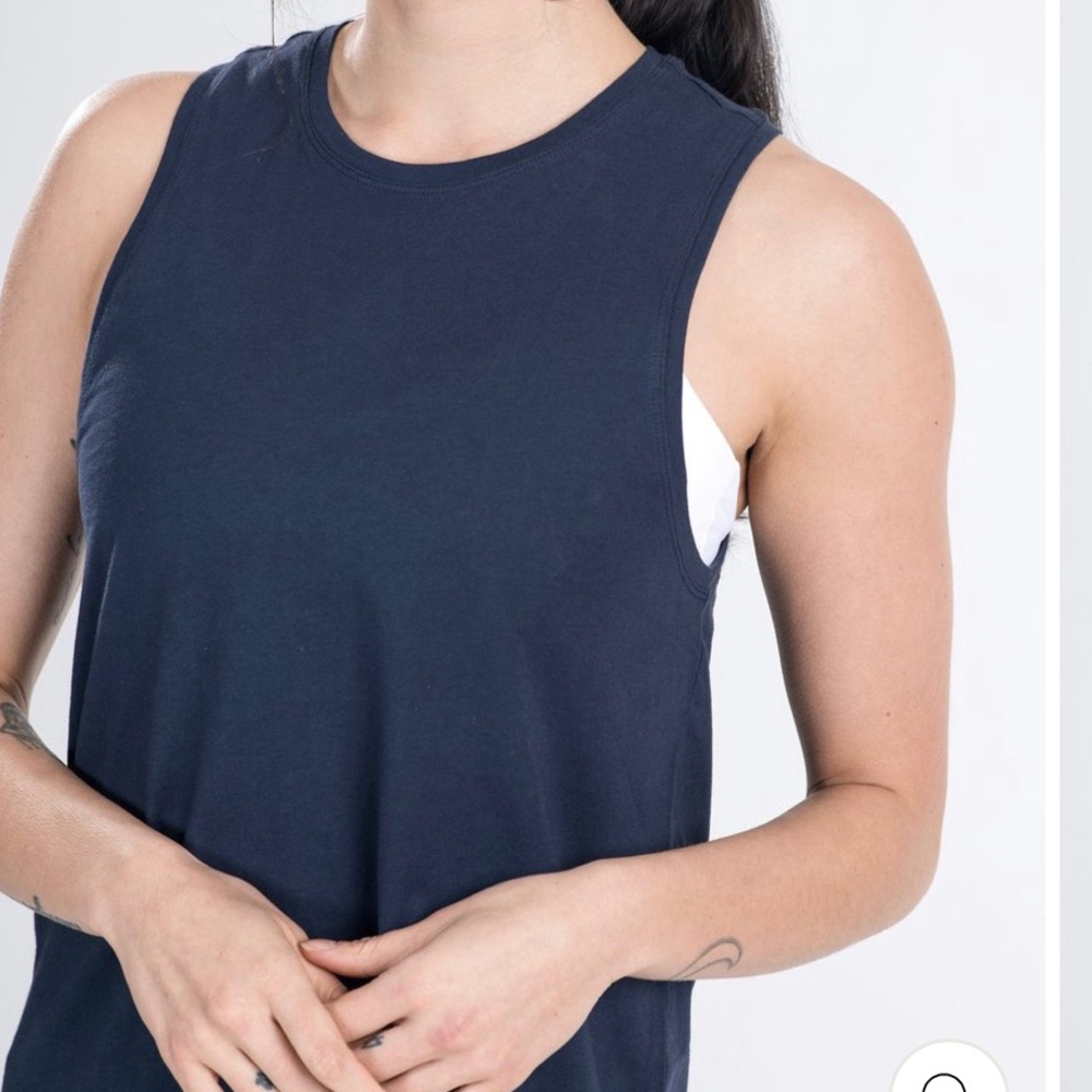 DYI navy muscle tank - Picture 2 of 4